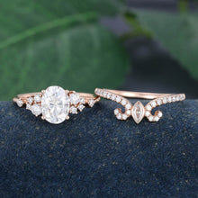 Rose Gold Oval Cut Moissanite Bridal Ring Set