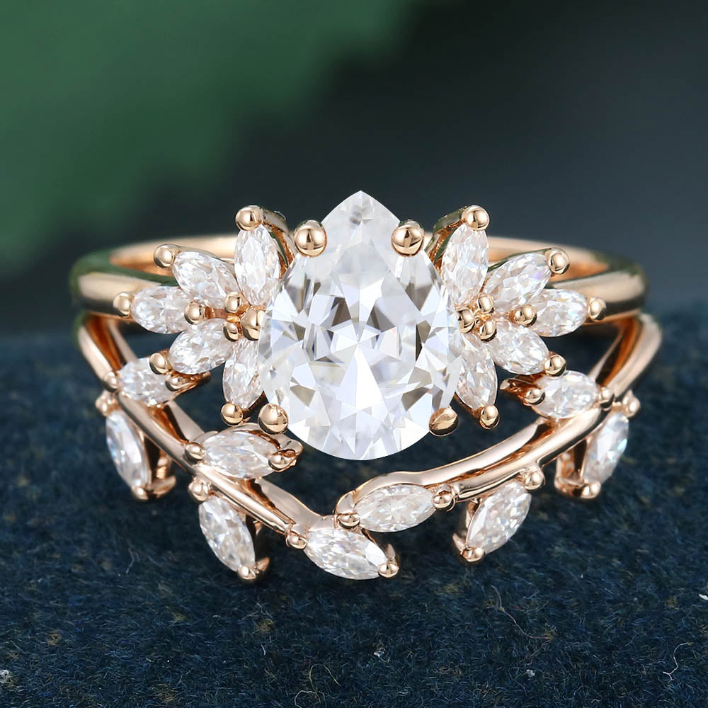 Rose Gold Pear Shape Moissanite Leaf Shape Bridal Ring Set