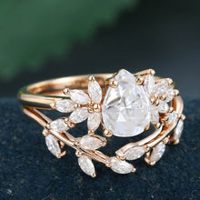 Rose Gold Pear Shape Moissanite Leaf Shape Bridal Ring Set