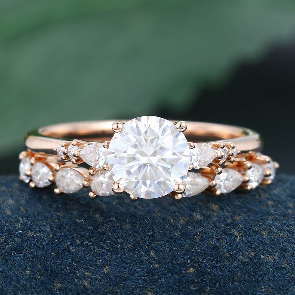 Rose Gold Round Cut Moissanite Delicate Engagement Ring Set