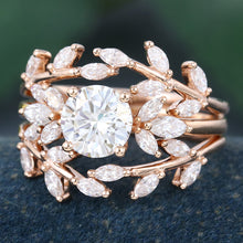 Rose Gold Round Cut Moissanite Leaf Shaped Bridal Ring Set