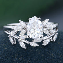 White Gold Pear Shaped Moissanite Leaf Shaped Bridal Ring Set